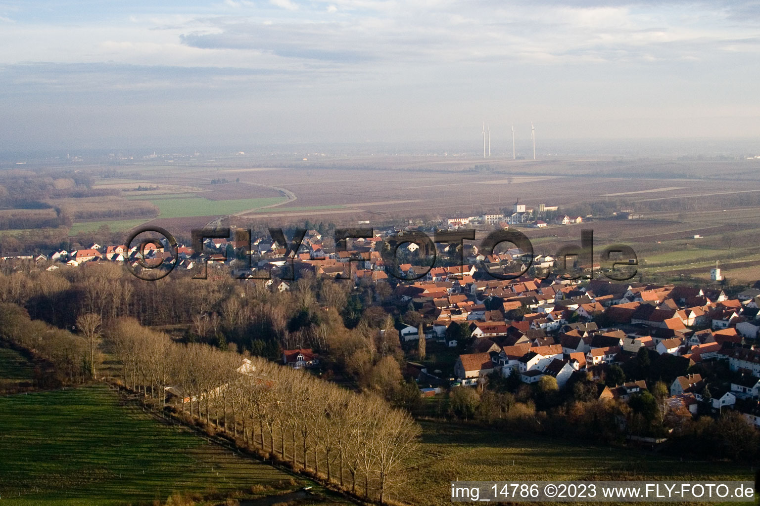 Drohnenaufname von Winden im Bundesland Rheinland-Pfalz, Deutschland