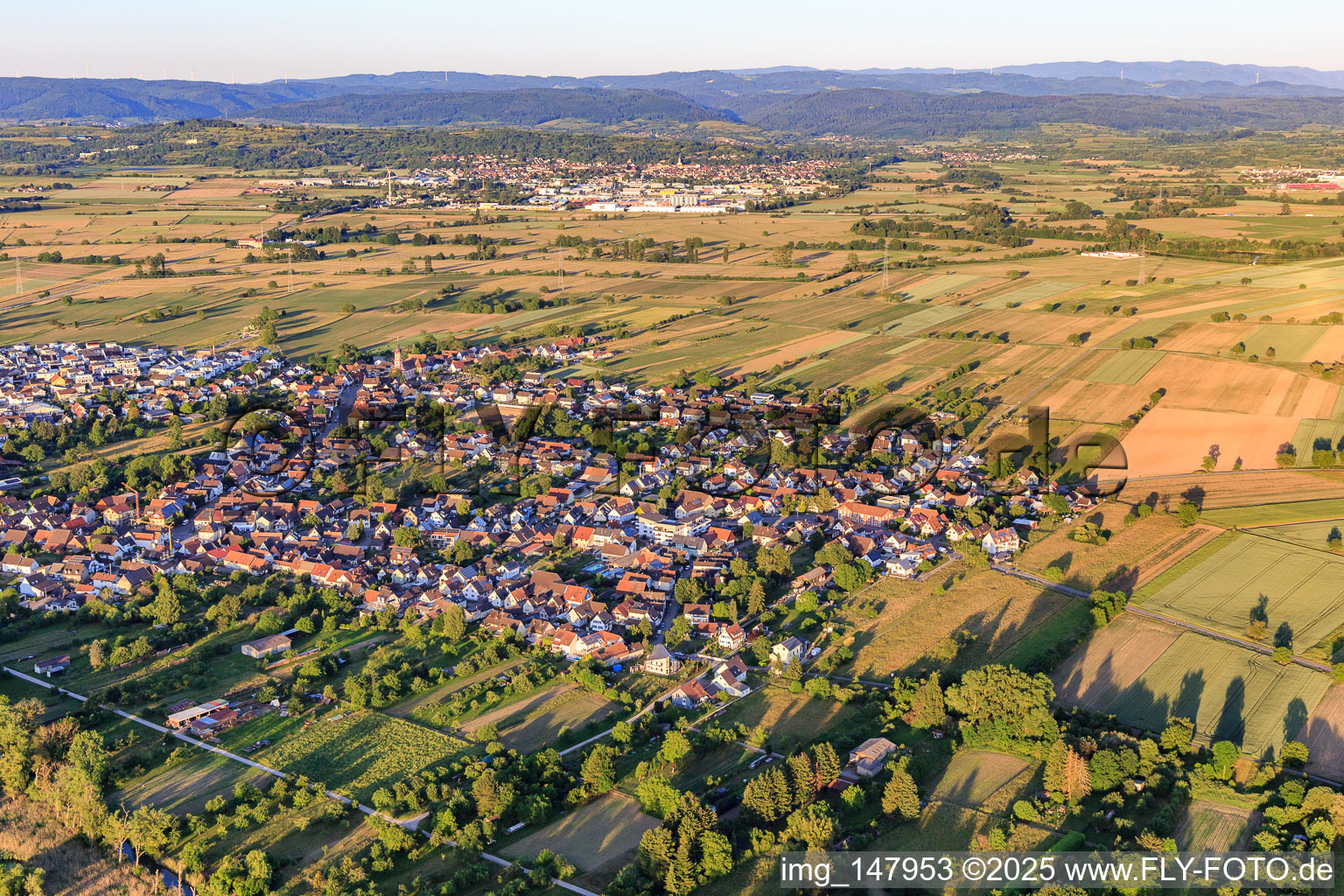 Luftbild von Ortsübersicht von Westen im Ortsteil Oberhausen in Rheinhausen im Bundesland Baden-Württemberg, Deutschland