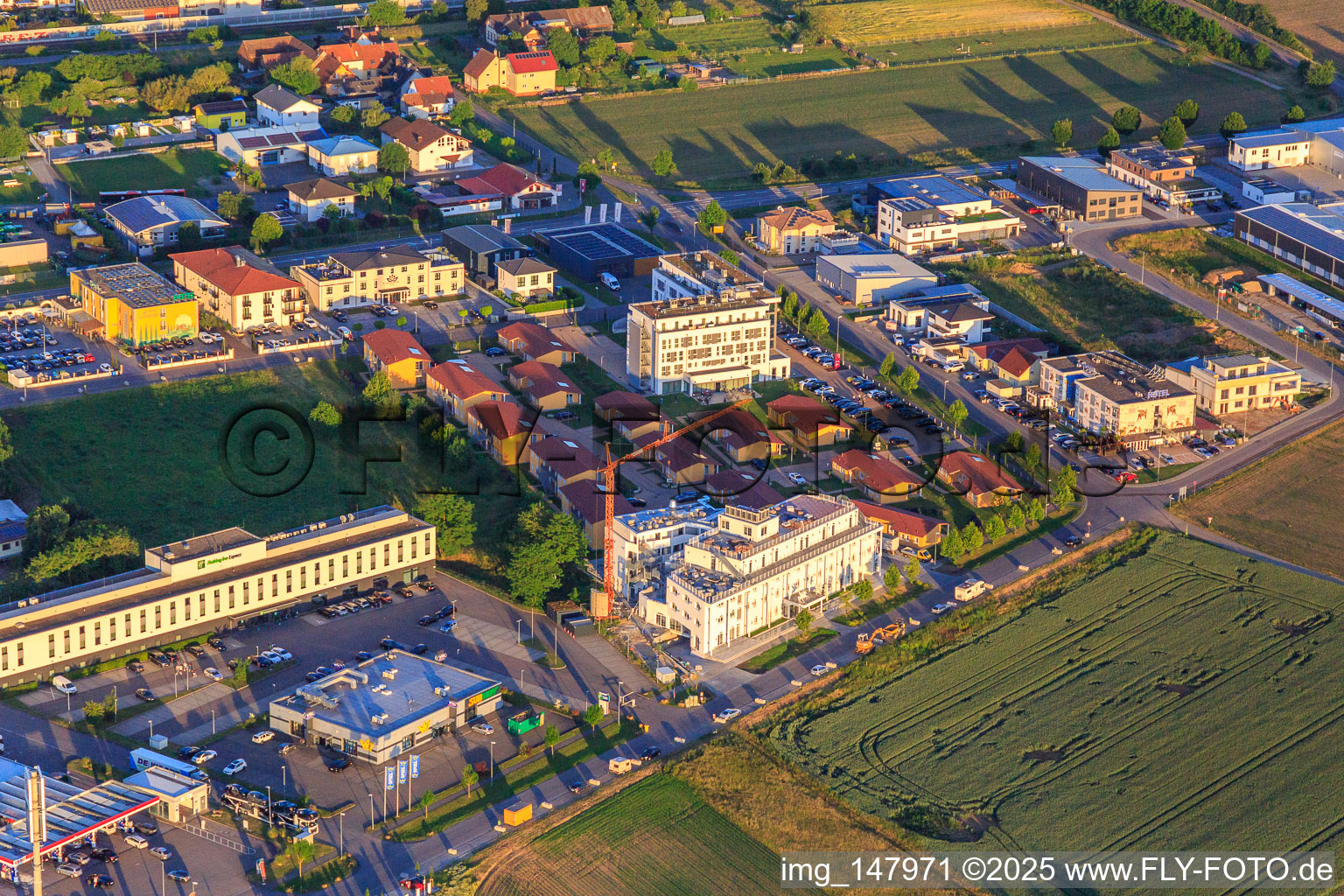 Hotel Babylon Royal & Spa und Hotel Holiday Inn Express Ringsheim im Bundesland Baden-Württemberg, Deutschland