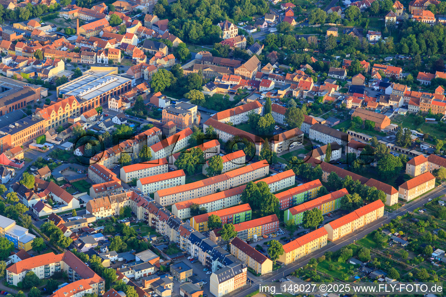 Luftbild von Plattenbausiedlung an der Halberstädter Straße in Aschersleben im Bundesland Sachsen-Anhalt, Deutschland