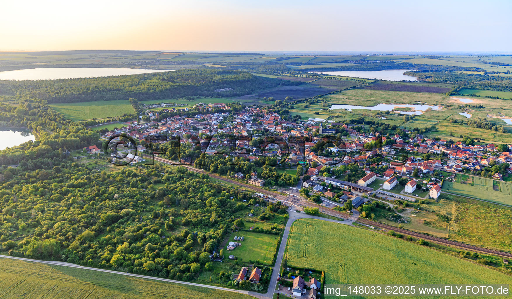 Dorfansicht aus Süden im Ortsteil Frose in Seeland im Bundesland Sachsen-Anhalt, Deutschland