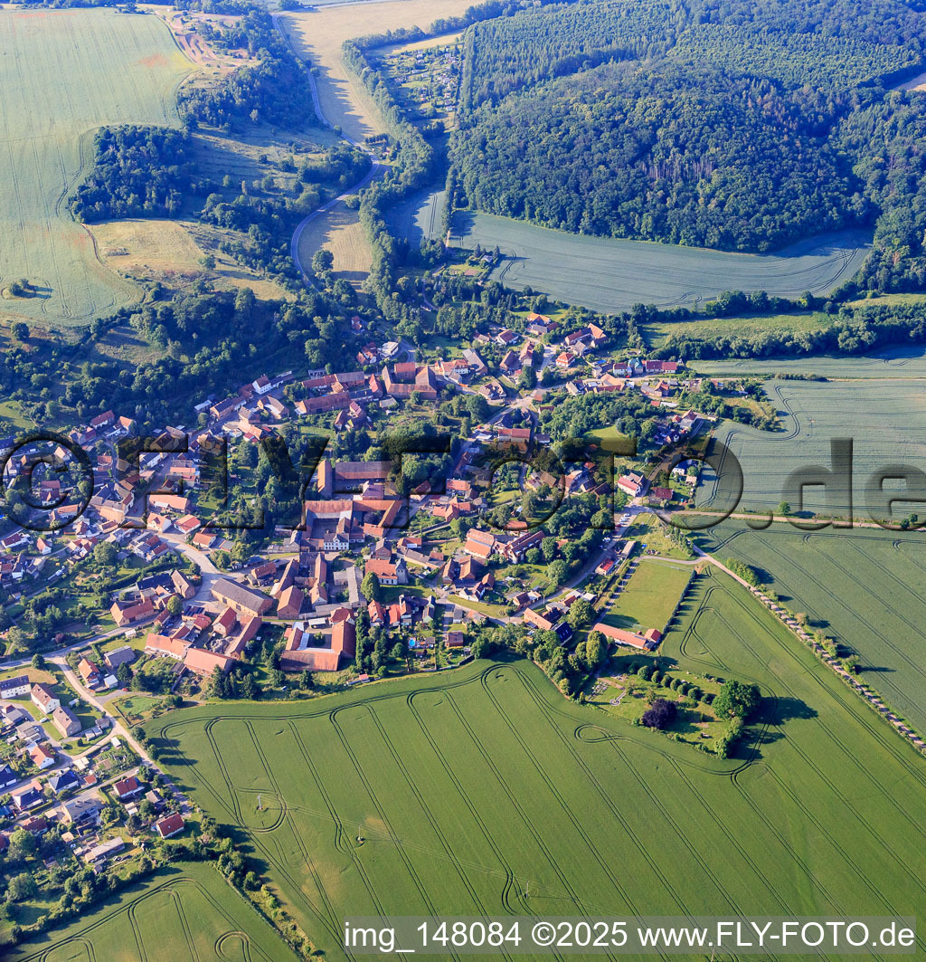 Dorfansicht aus Nordwesten im Ortsteil Alterode in Arnstein im Bundesland Sachsen-Anhalt, Deutschland