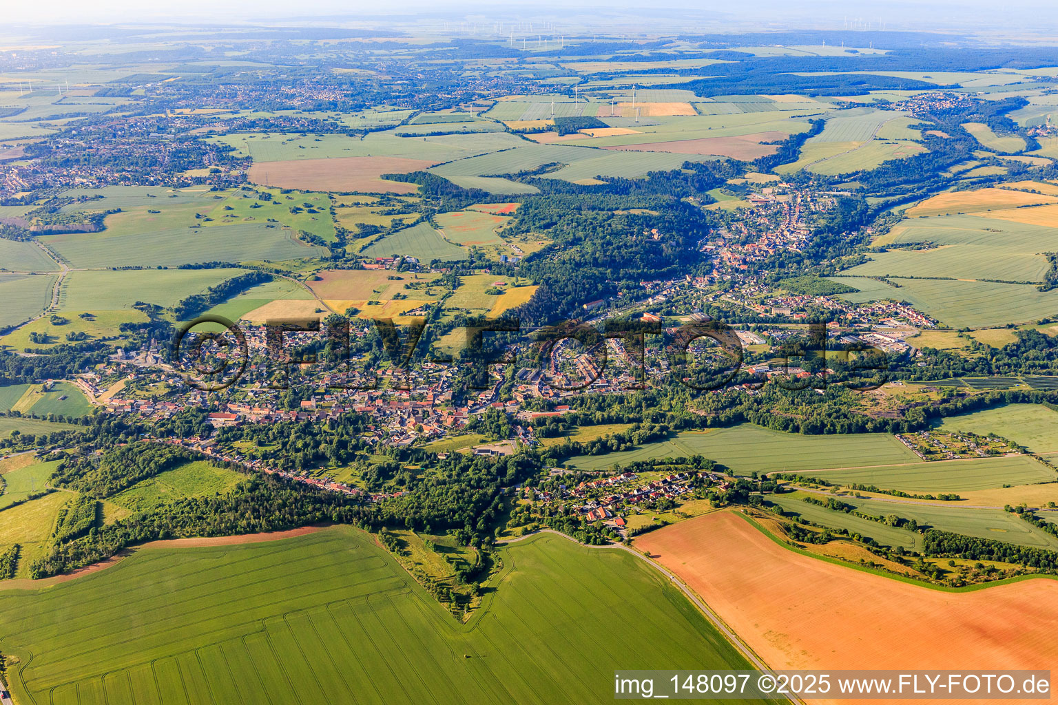 Ortsansicht aus Norden im Ortsteil Leimbach in Mansfeld im Bundesland Sachsen-Anhalt, Deutschland