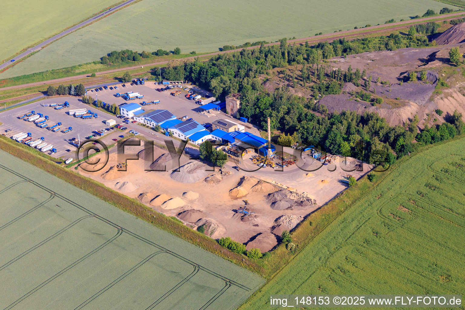 BARES Baustoffhandel und Reifenservice GmbH im Ortsteil Siersleben in Gerbstedt im Bundesland Sachsen-Anhalt, Deutschland