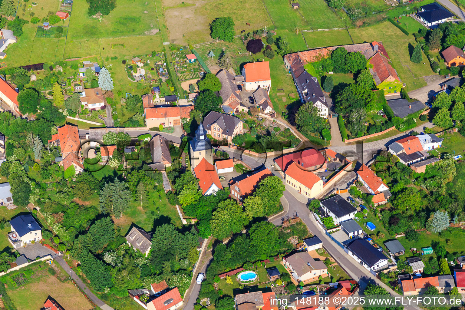St. Andreas Kirche im Dorfkern im Ortsteil Sinsleben in Falkenstein im Bundesland Sachsen-Anhalt, Deutschland