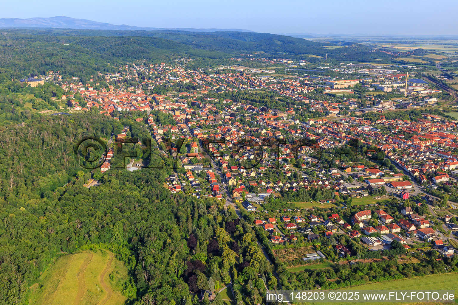 Stadtansicht aus Osten in Blankenburg im Bundesland Sachsen-Anhalt, Deutschland