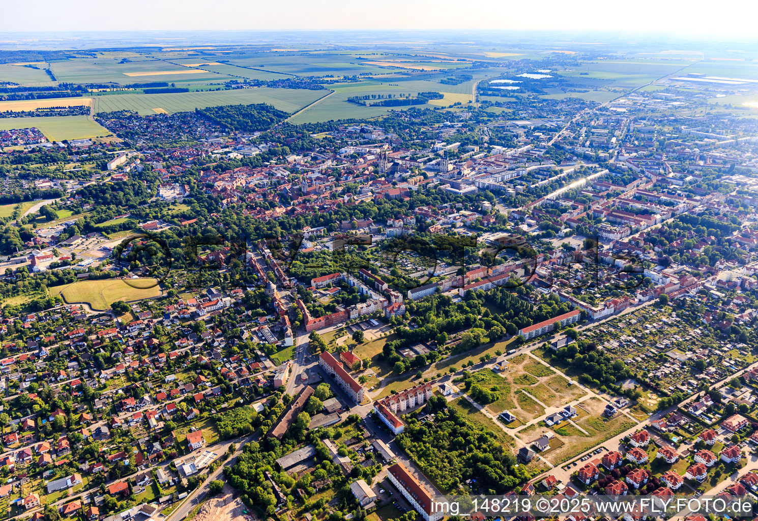 Stadtübersicht aus Südwesten im Ortsteil Diocese Halberstadt im Bundesland Sachsen-Anhalt, Deutschland