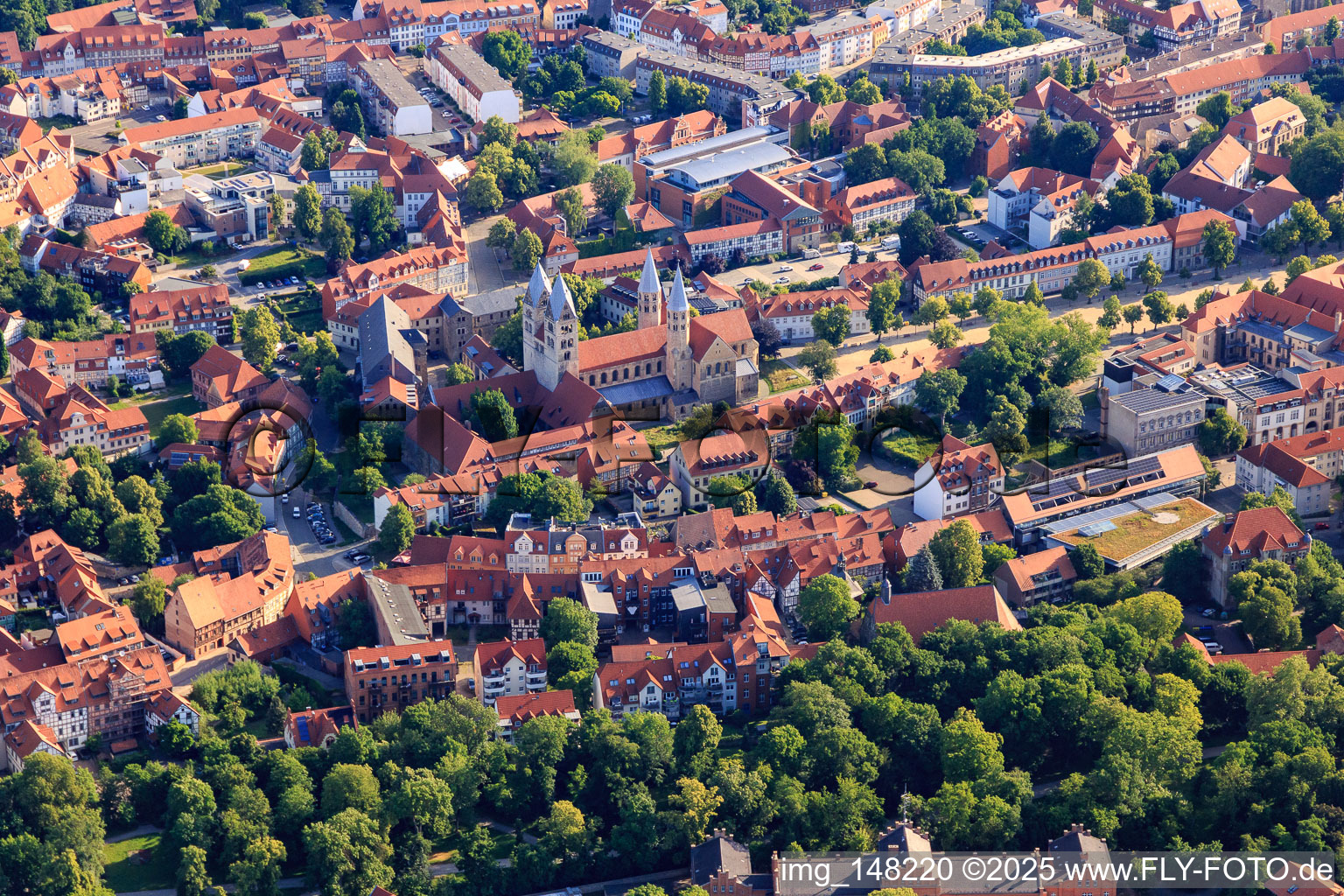 Liebfrauenkirche (Ev.-reformierte Gemeinde) am Domplatz im Ortsteil Diocese Halberstadt im Bundesland Sachsen-Anhalt, Deutschland