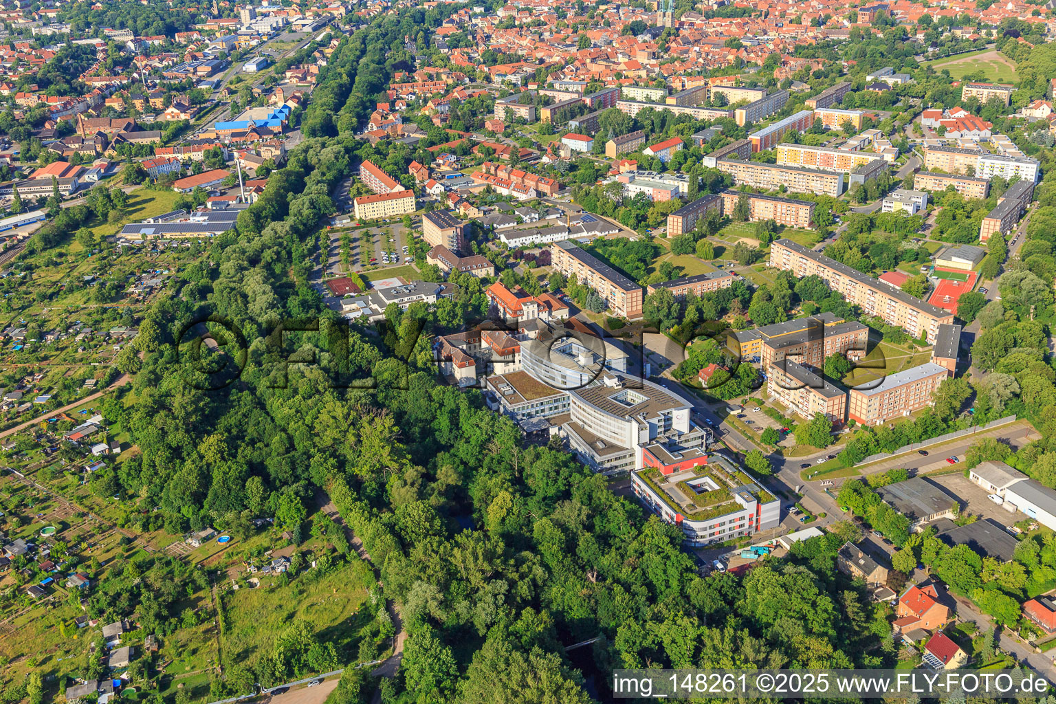 Harzklinikum - Standort Quedlinburg aus Nordosten im Bundesland Sachsen-Anhalt, Deutschland