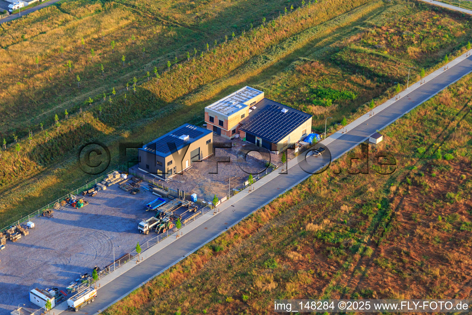 Gewerbegebiet Im Niedersand in Offenbach an der Queich im Bundesland Rheinland-Pfalz, Deutschland