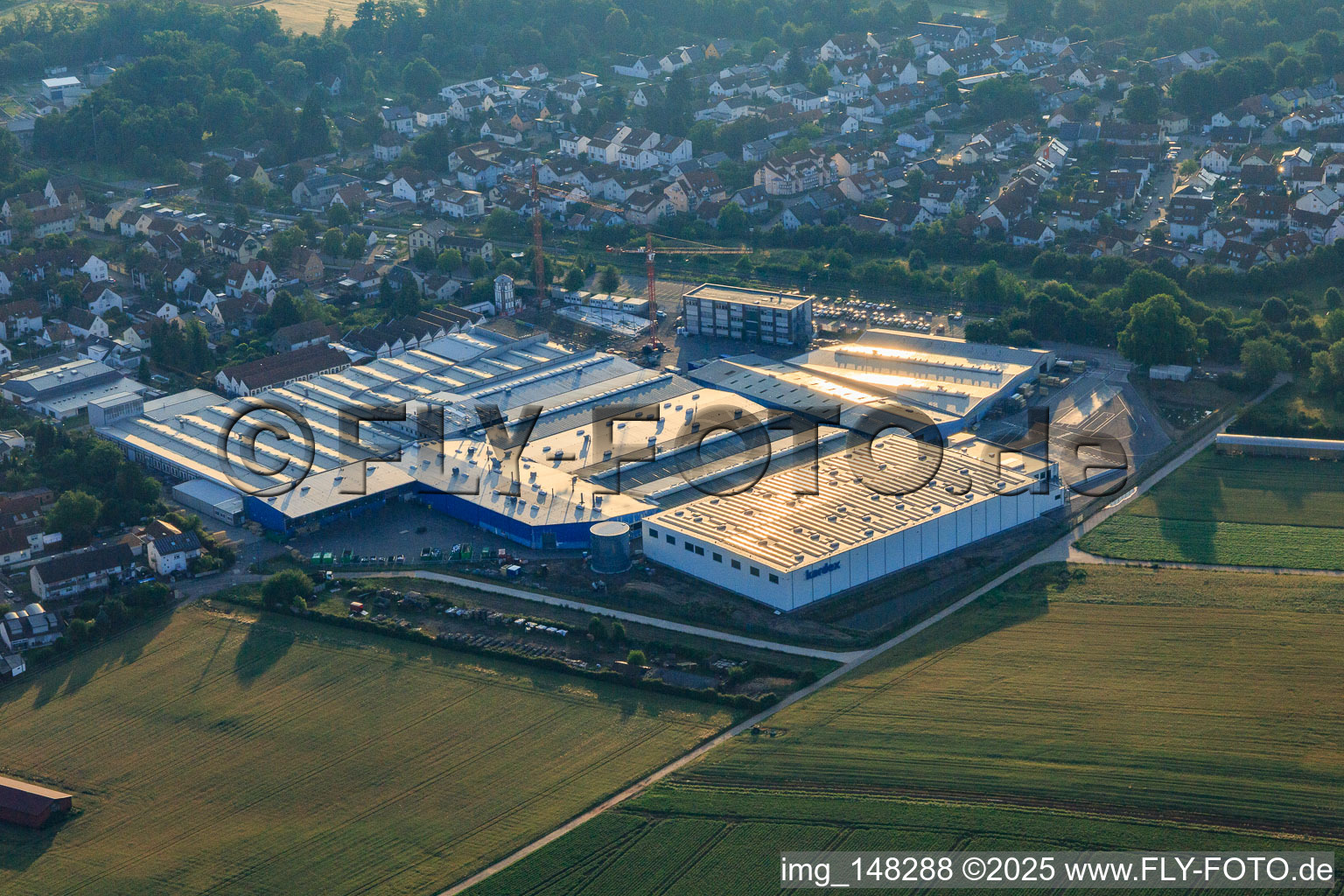 Firmengelände von Kardex Remstar in Bellheim im Bundesland Rheinland-Pfalz, Deutschland