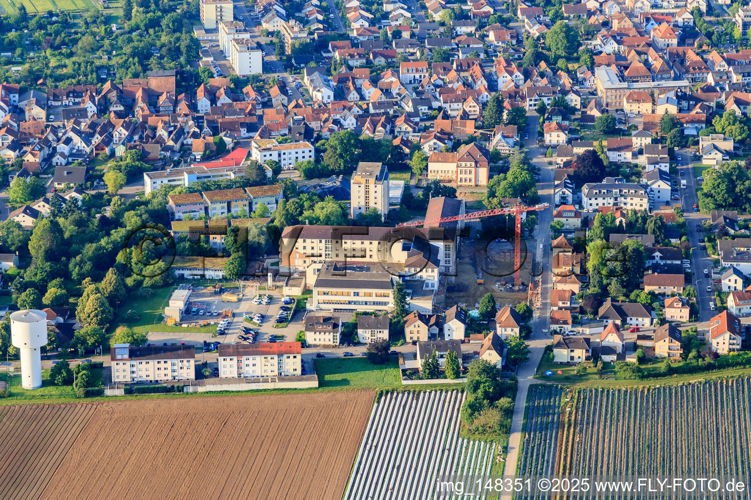 Baustelle zur Erweiterung der Asklepios Südpfalzklinik Kandel im Ortsteil Minderslachen im Bundesland Rheinland-Pfalz, Deutschland