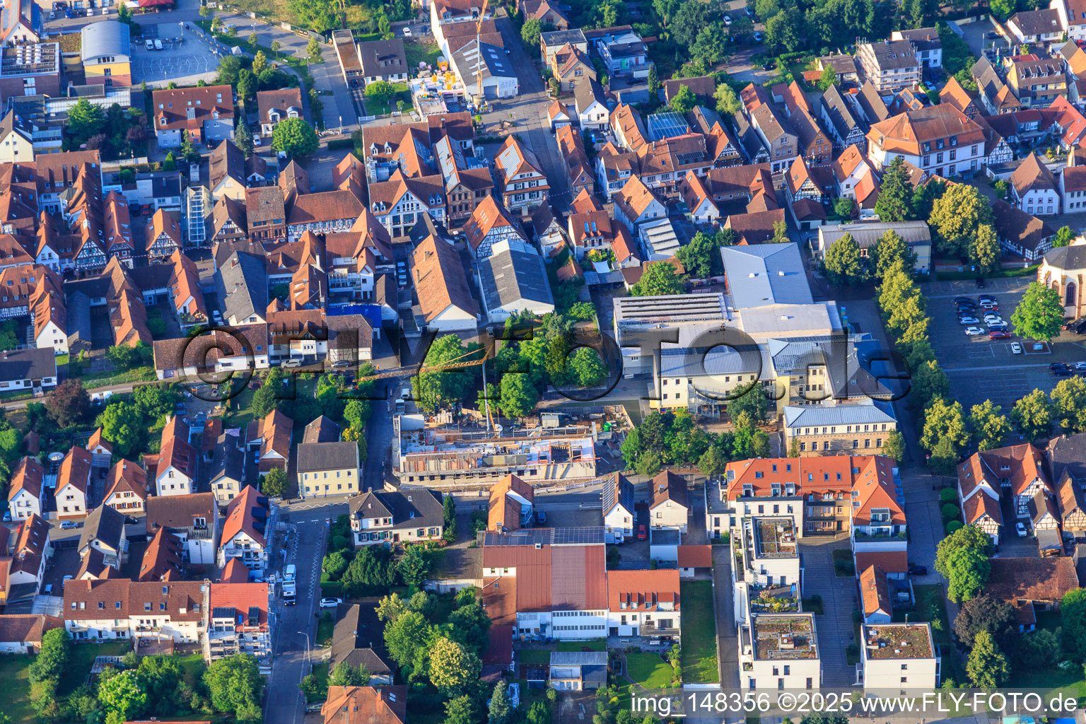 Baustelle zum Bau einer Mensa der Ludwig-Riedinger-Grundschule in Kandel im Bundesland Rheinland-Pfalz, Deutschland