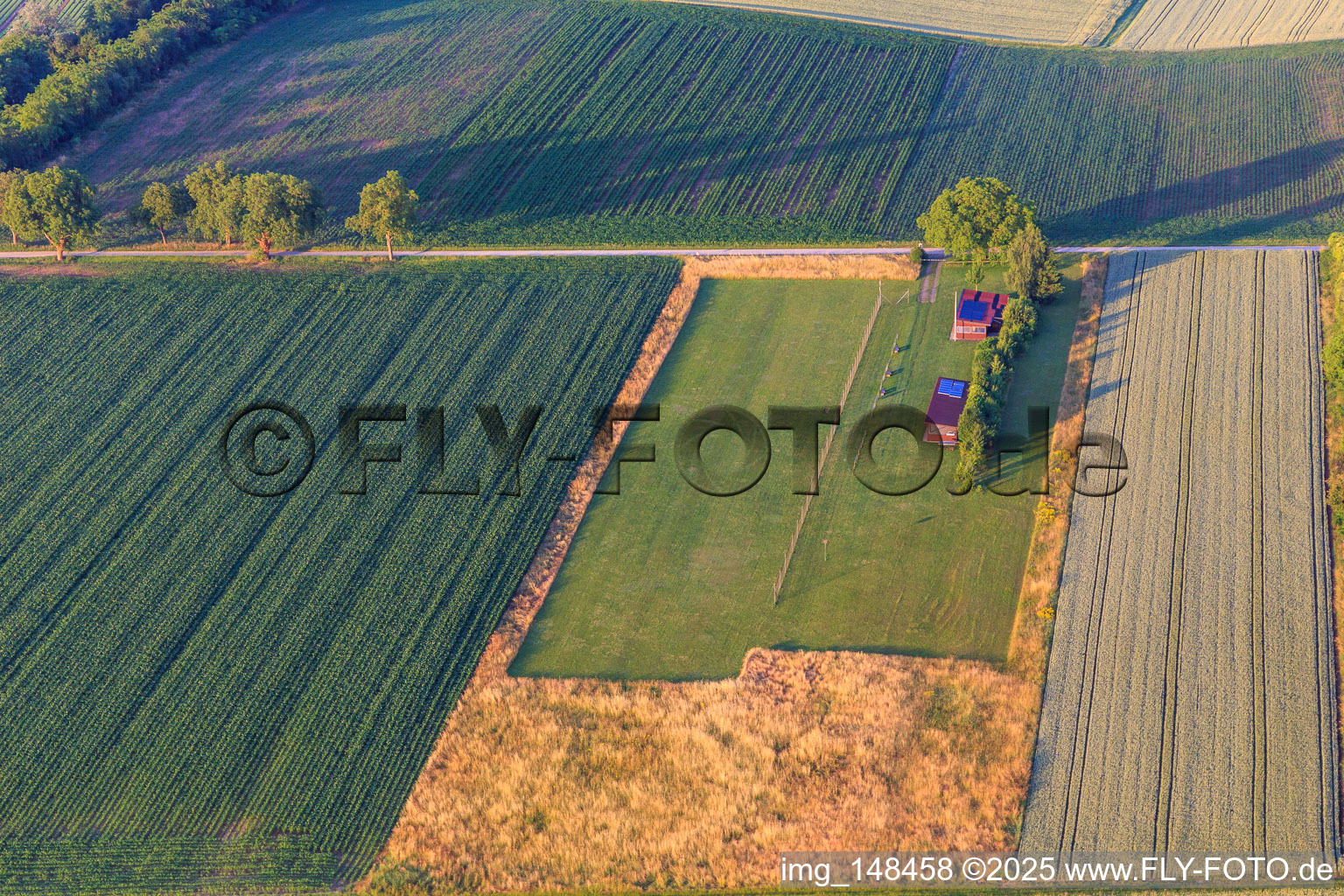 Modellflugplatz des Modellflugverein Freckenfeld e.V im Bundesland Rheinland-Pfalz, Deutschland