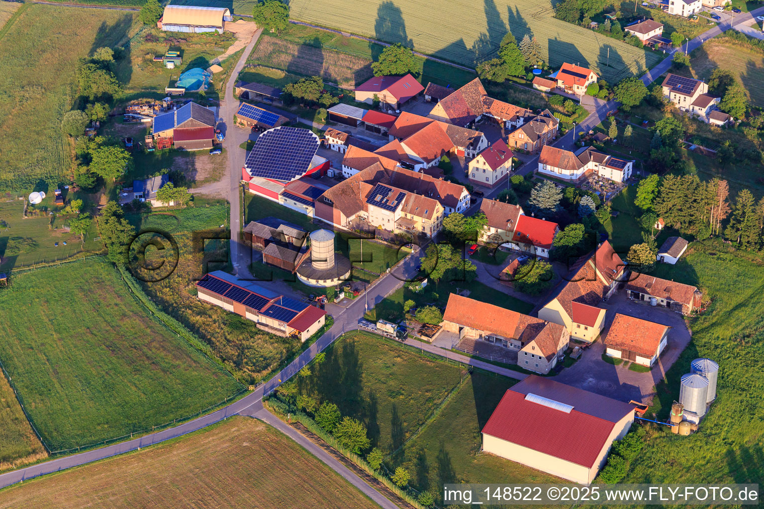 Mennonitengemeinden aus Nordosten mit Weinhaus Schowalter - Martin Schowalter im Ortsteil Deutschhof in Kapellen-Drusweiler im Bundesland Rheinland-Pfalz, Deutschland