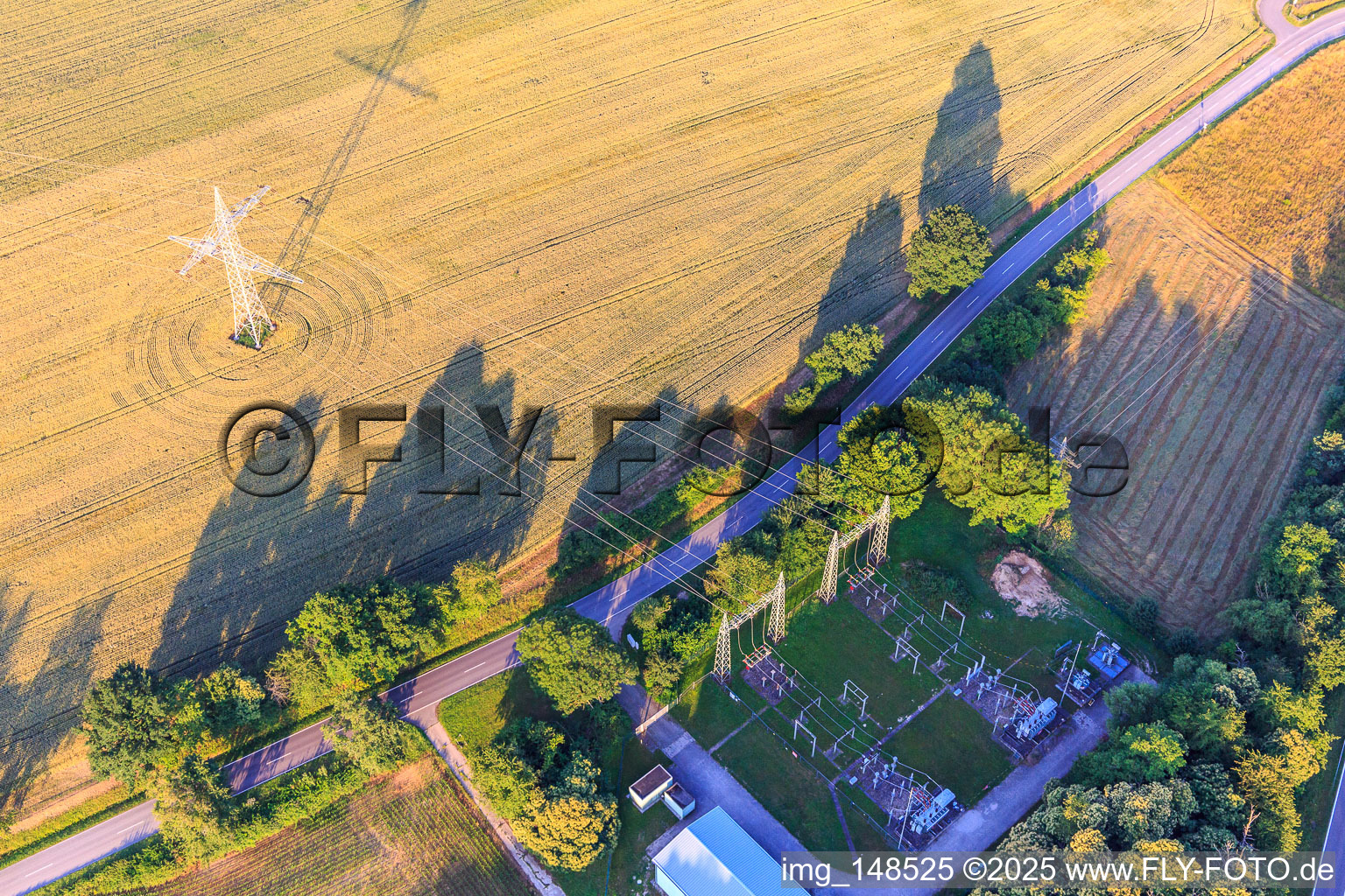 Kleines Umspannwerk am Dörrenbach im Bundesland Rheinland-Pfalz, Deutschland