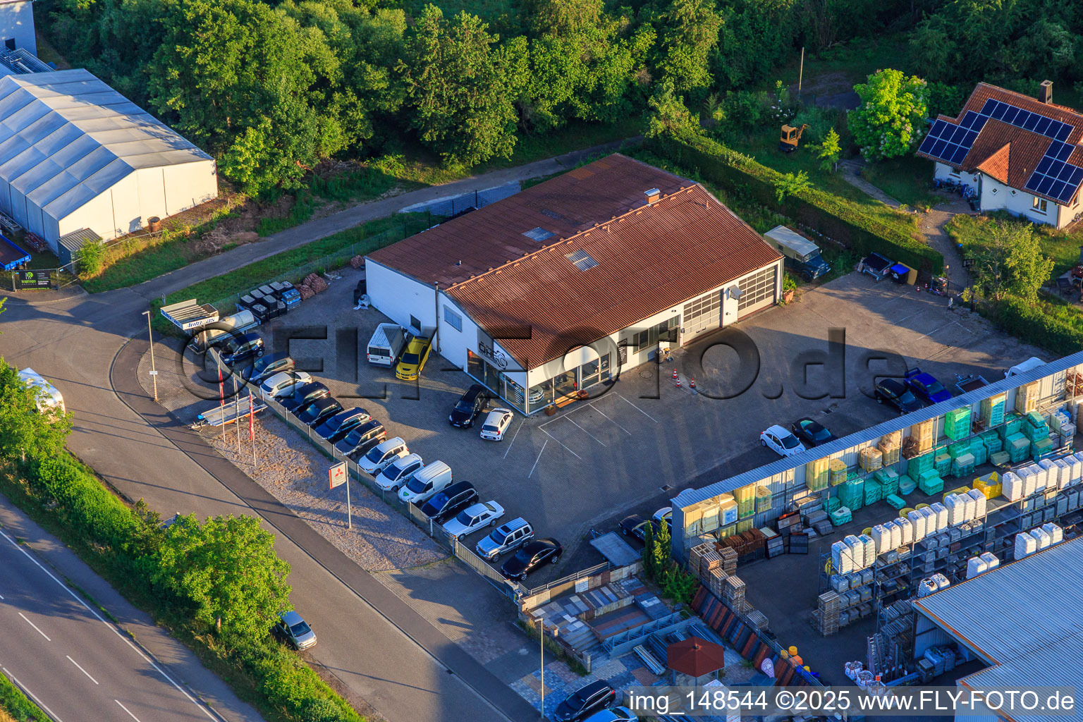 Gewerbegebiet Brückwiesenstraße mit  Philipp Öhl Kfz-Handwerk GmbH im Ortsteil Kapellen in Kapellen-Drusweiler im Bundesland Rheinland-Pfalz, Deutschland