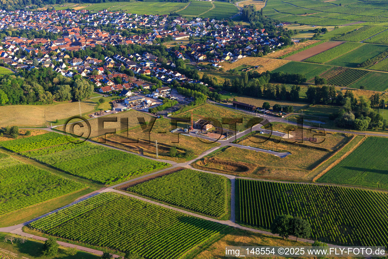 Gewerbegebiet Am Lokschuppen in Erschliesung in Klingenmünster im Bundesland Rheinland-Pfalz, Deutschland