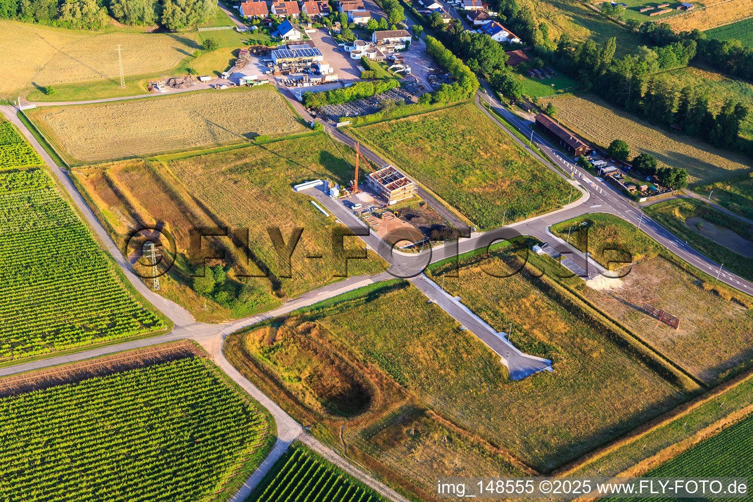 Luftbild von Gewerbegebiet Am Lokschuppen in Erschliesung in Klingenmünster im Bundesland Rheinland-Pfalz, Deutschland