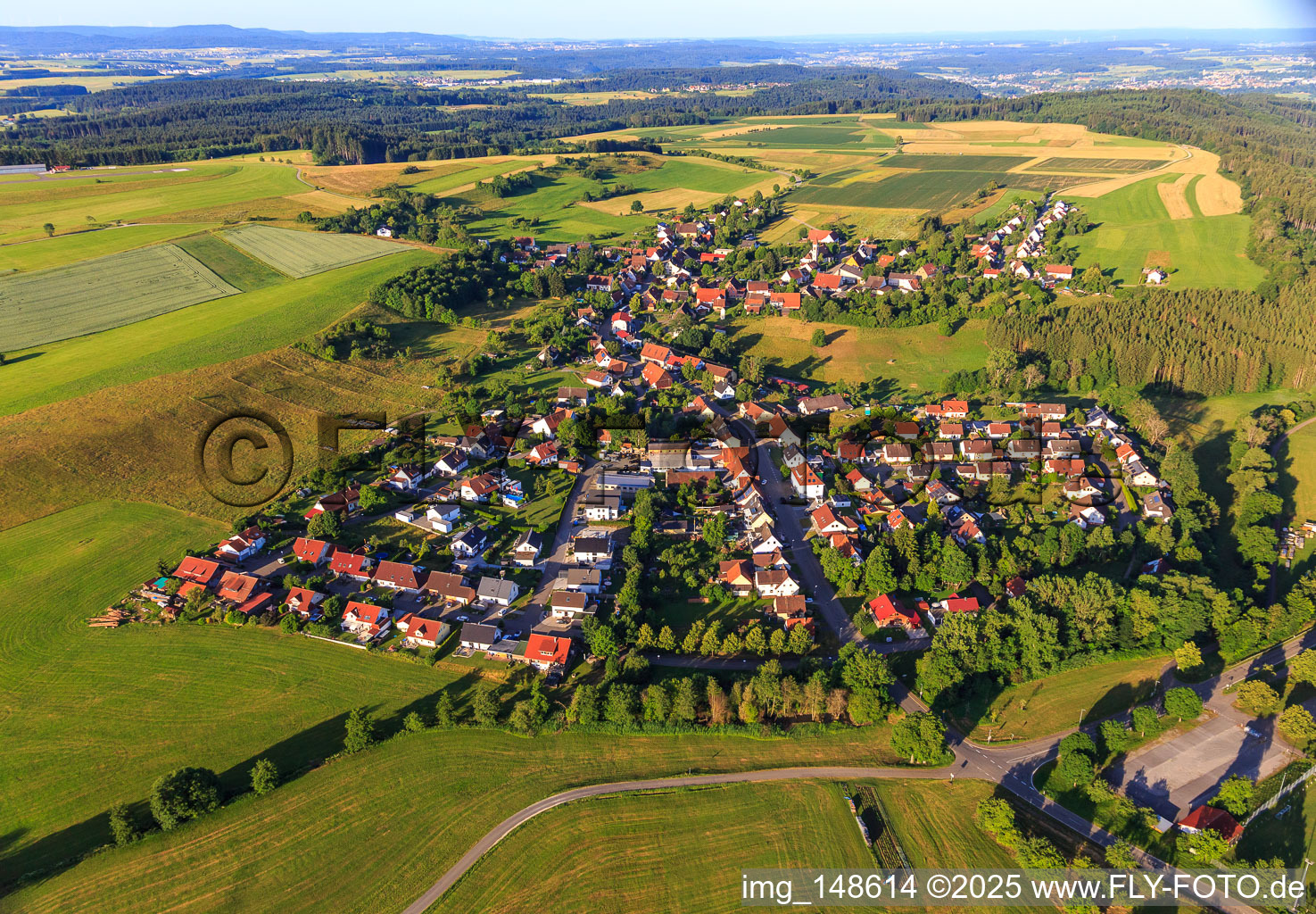 Dorfansicht aus Nordosten im Ortsteil Zepfenhan in Rottweil im Bundesland Baden-Württemberg, Deutschland