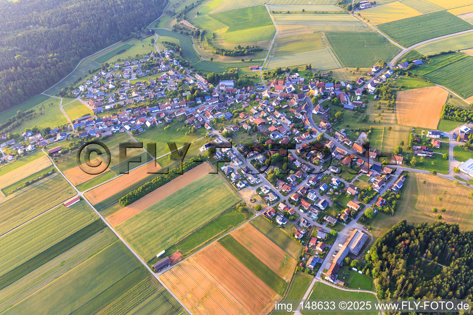 Ortsansicht von Süden im Ortsteil Sigmarswangen in Sulz am Neckar im Bundesland Baden-Württemberg, Deutschland