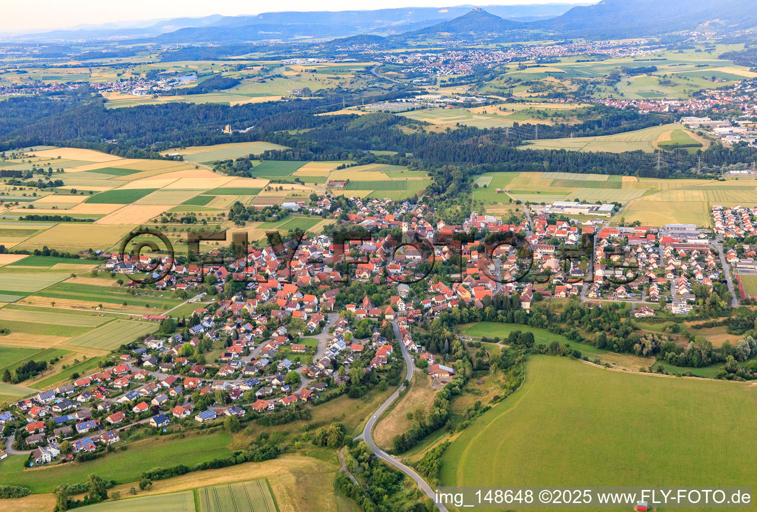 Ortsansicht von Südwesten im Ortsteil Ostdorf in Balingen im Bundesland Baden-Württemberg, Deutschland