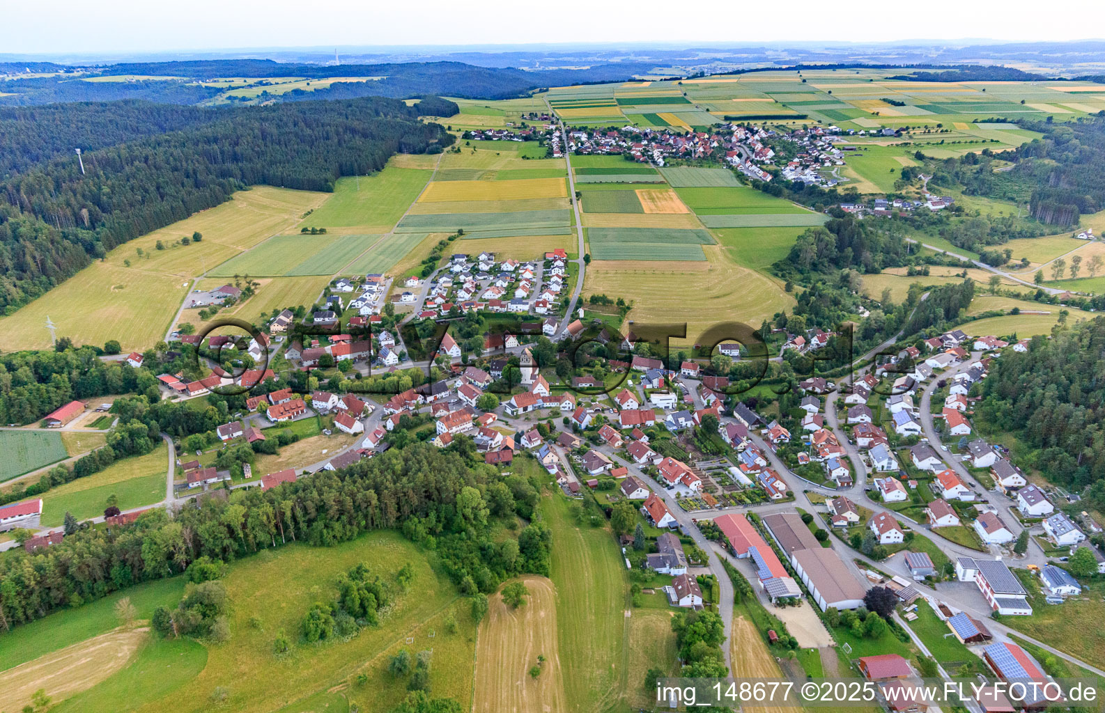 Dorfansicht aus Osten in Dautmergen im Bundesland Baden-Württemberg, Deutschland
