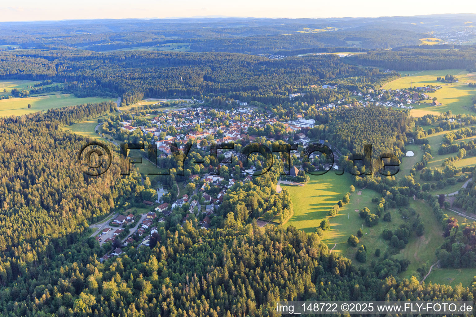Luftbild von Ortsansicht aus Nordosten in Königsfeld im Schwarzwald im Bundesland Baden-Württemberg, Deutschland