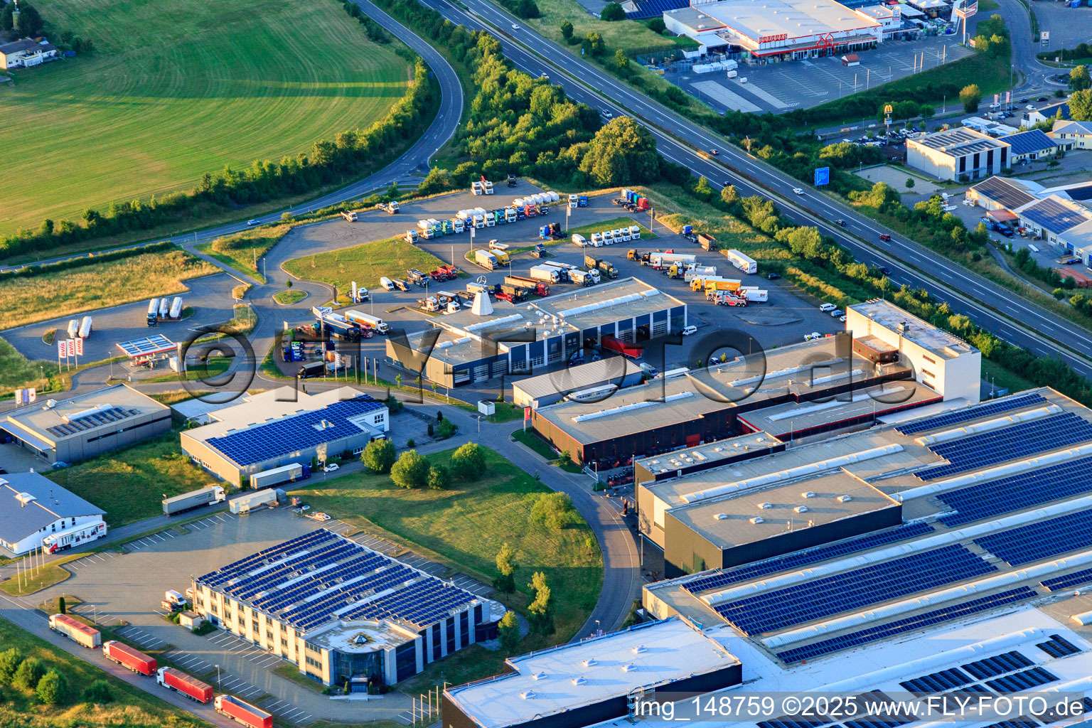 Riess GmbH & Co. KG, Truck Competence Center | Mercedes-Benz | DAF und ASS Car GmbH Abschleppservice in Zimmern ob Rottweil im Bundesland Baden-Württemberg, Deutschland