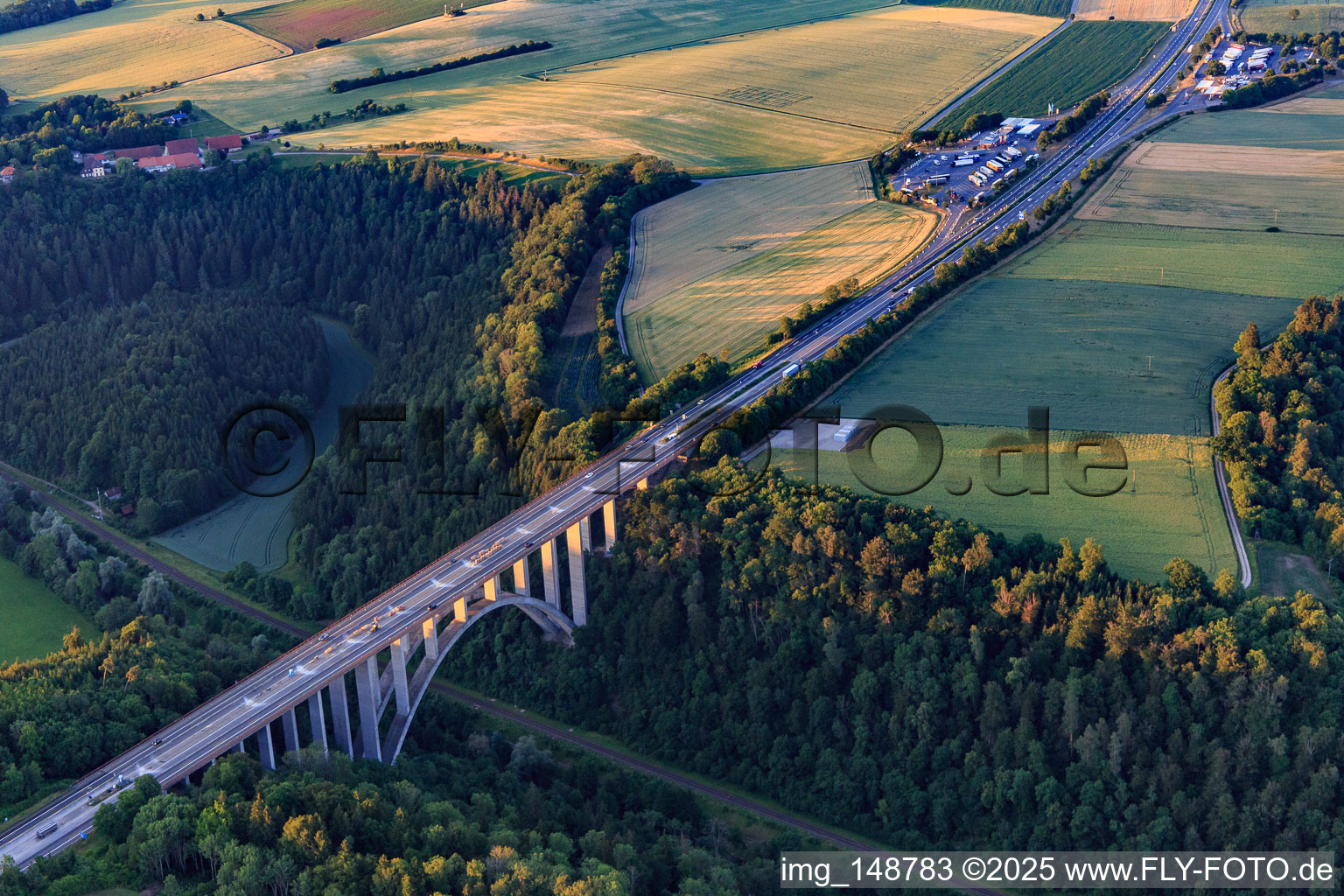 Luftbild von Baustelle auf der Neckarburgbrücke für die A81 in Rottweil im Bundesland Baden-Württemberg, Deutschland