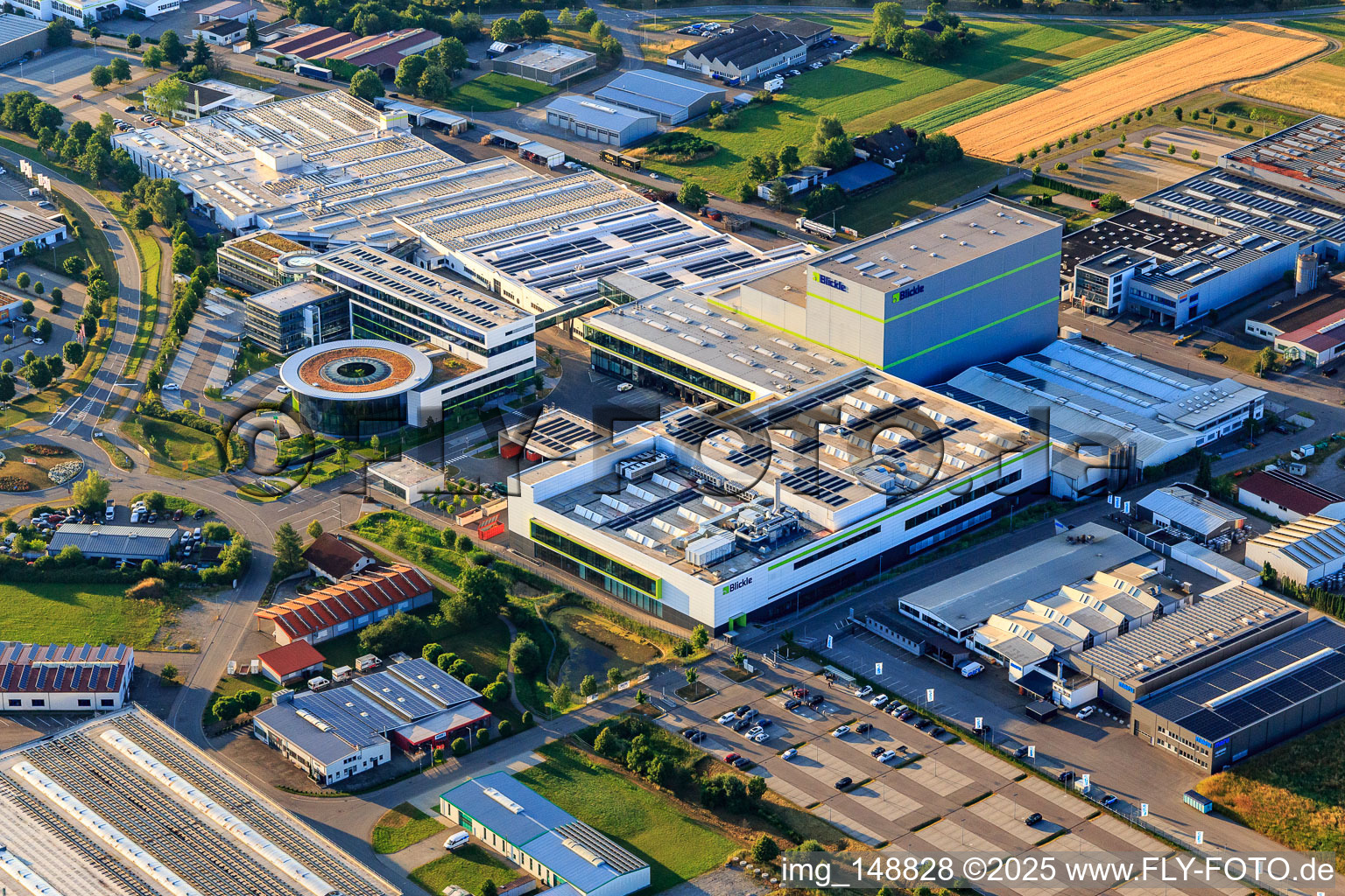 Industriegebiet Heinrich-Blickle-Straße mit chefbeschlag GmbH,. MAFU Group und Blickle Räder+Rollen GmbH u. Co. KG in Rosenfeld im Bundesland Baden-Württemberg, Deutschland