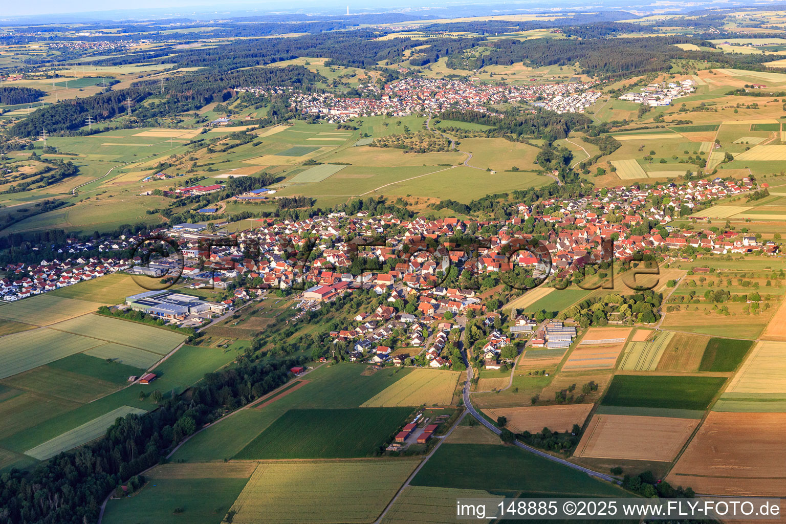 Ortsansicht aus Nordosten im Ortsteil Ostdorf in Balingen im Bundesland Baden-Württemberg, Deutschland