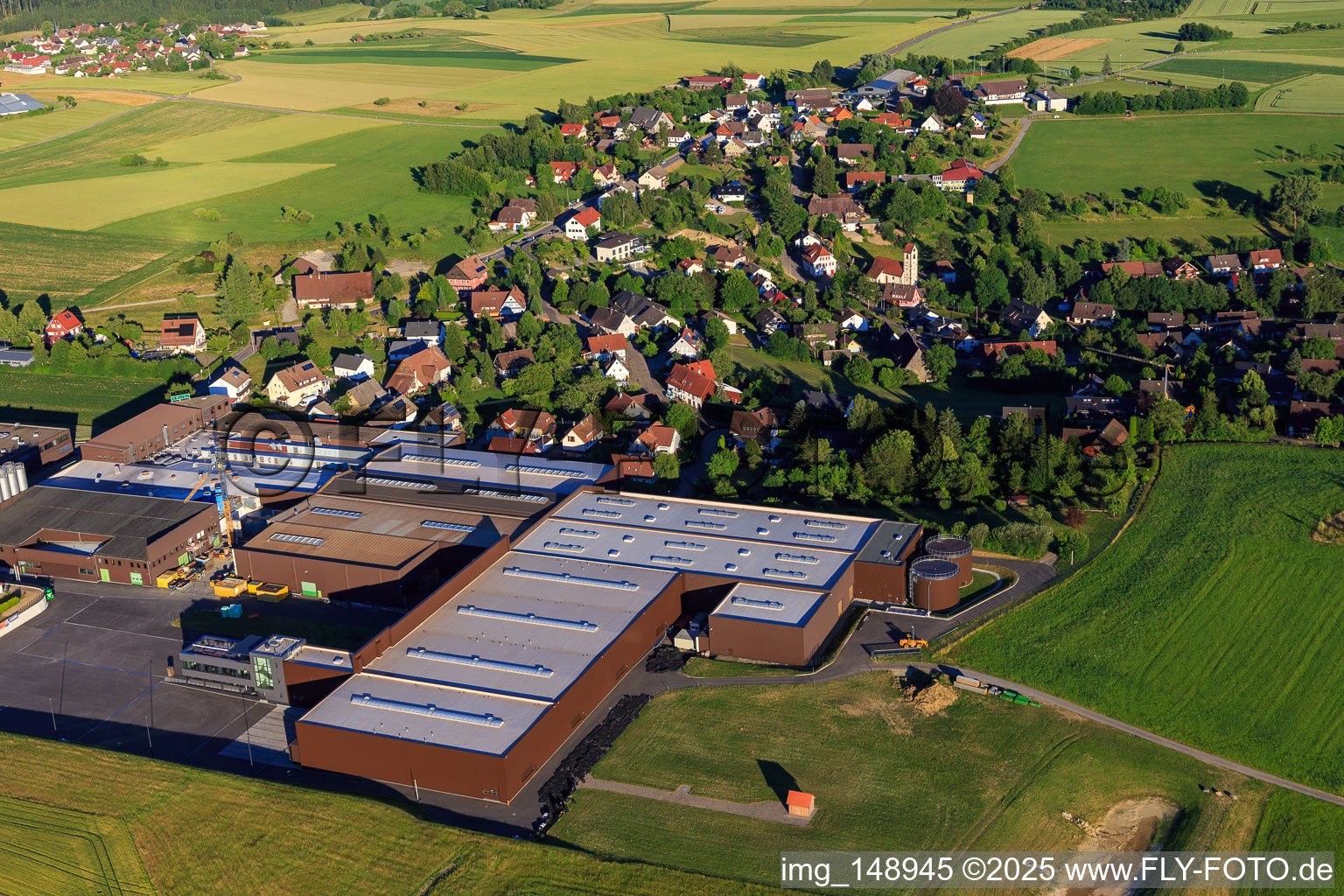 Industriegebiet Industriestraße mit SAIER Verpackungstechnik GmbH & Co. KG und SAIER Gruppe im Ortsteil Peterzell in Alpirsbach im Bundesland Baden-Württemberg, Deutschland