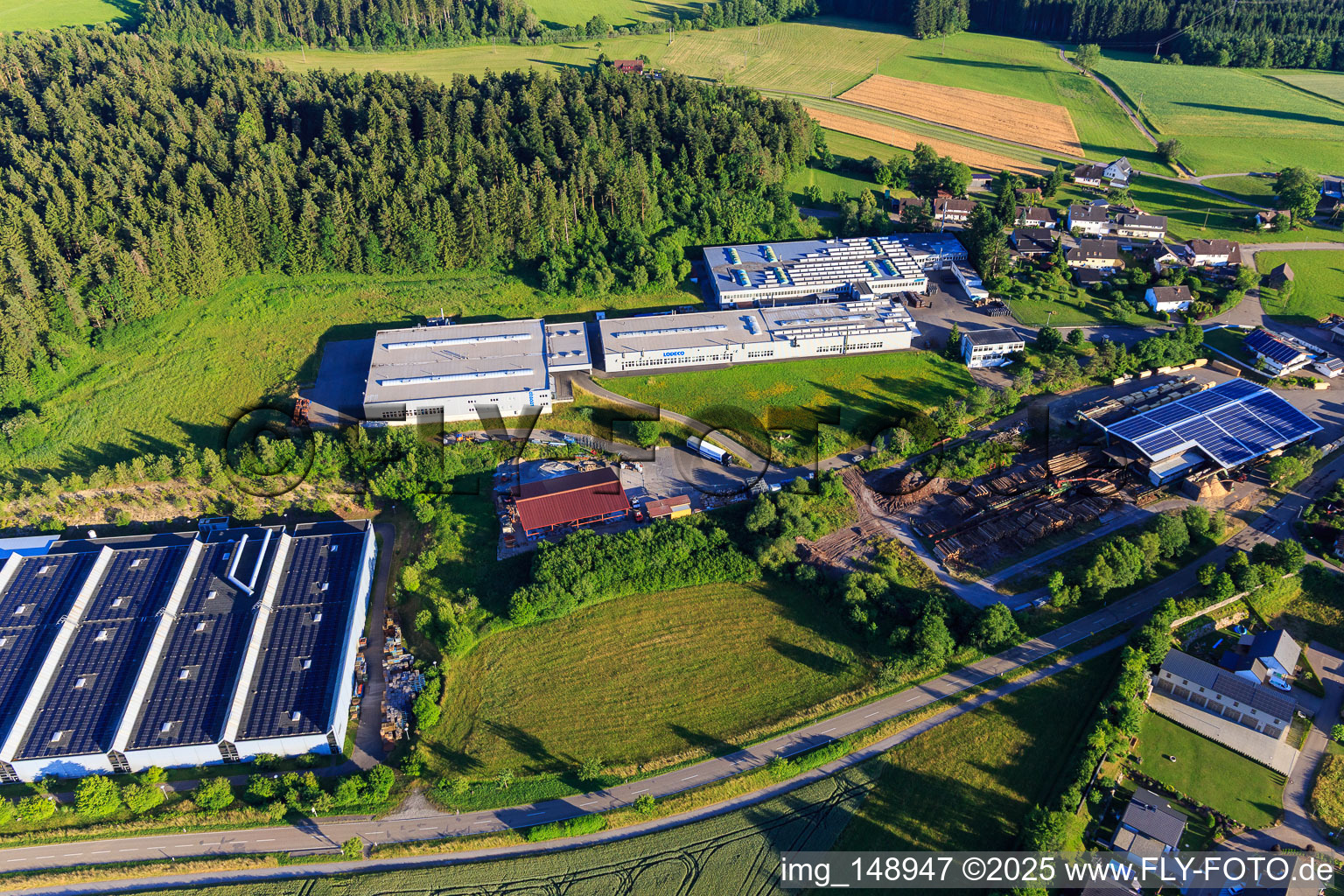 A.I.T. Metallbearbeitung GmbH & Co. KG und Lohmüller Lodeco GmbH im Ortsteil Peterzell in Alpirsbach im Bundesland Baden-Württemberg, Deutschland