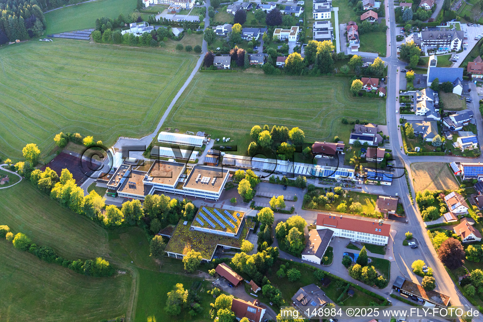 Gemeinschaftsschule Loßburg und Turn- und Festhalle Loßburg im Bundesland Baden-Württemberg, Deutschland