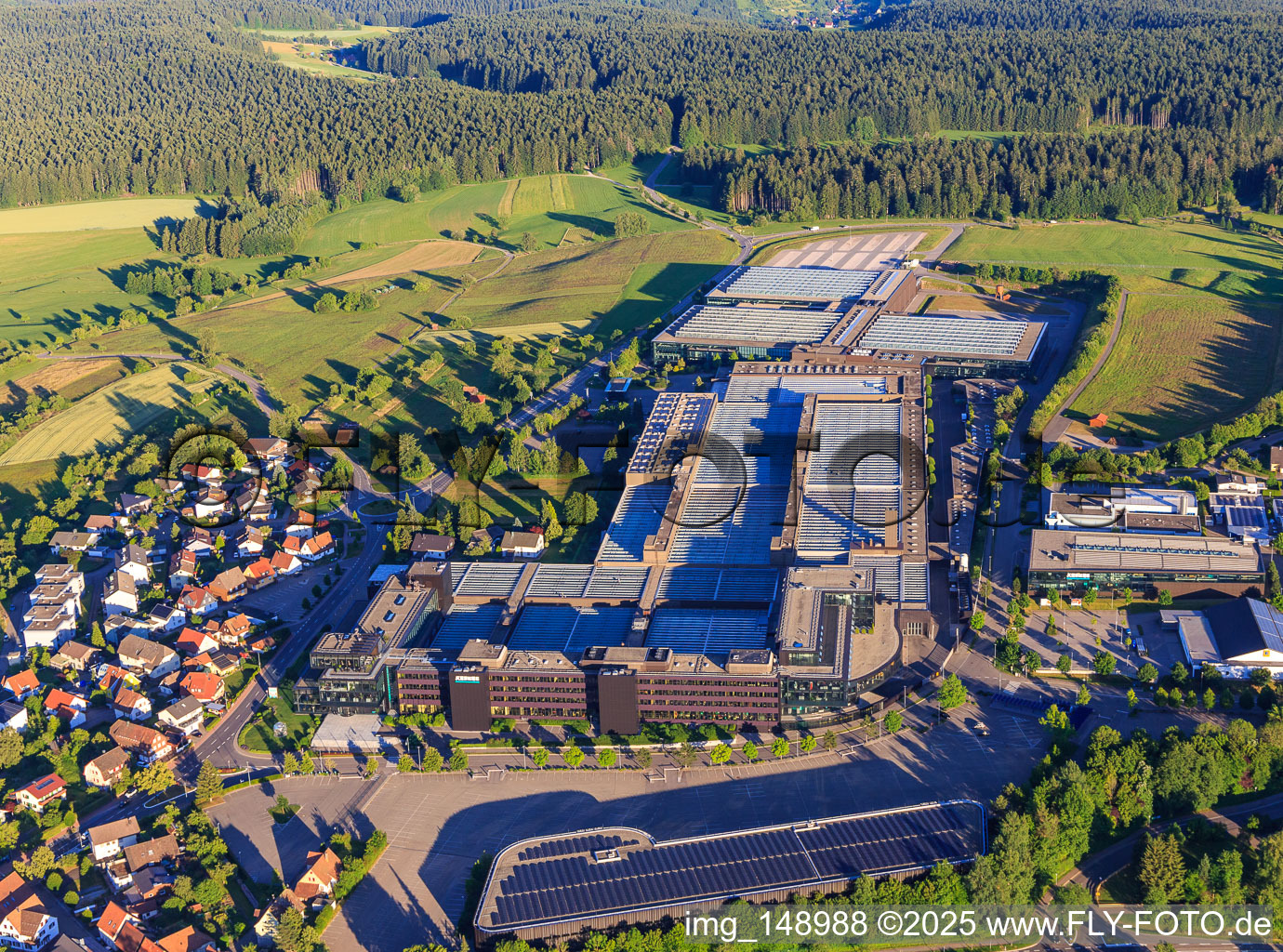 Firmengelände der ARBURG GmbH + Co KG aus Norden in Loßburg im Bundesland Baden-Württemberg, Deutschland