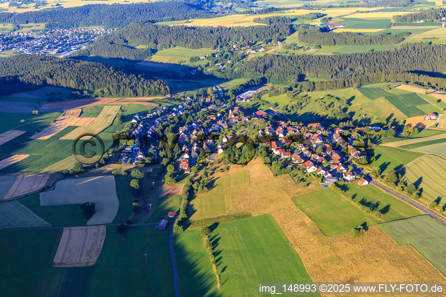 Dorfansicht aus Westen im Ortsteil Lombach in Loßburg im Bundesland Baden-Württemberg, Deutschland