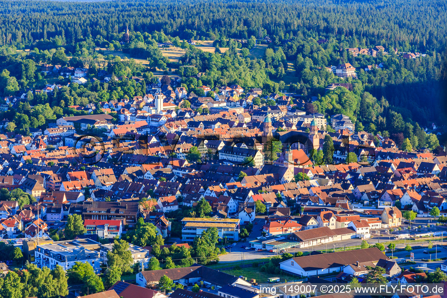 Stadtzentrum von Nordosten in Freudenstadt im Bundesland Baden-Württemberg, Deutschland