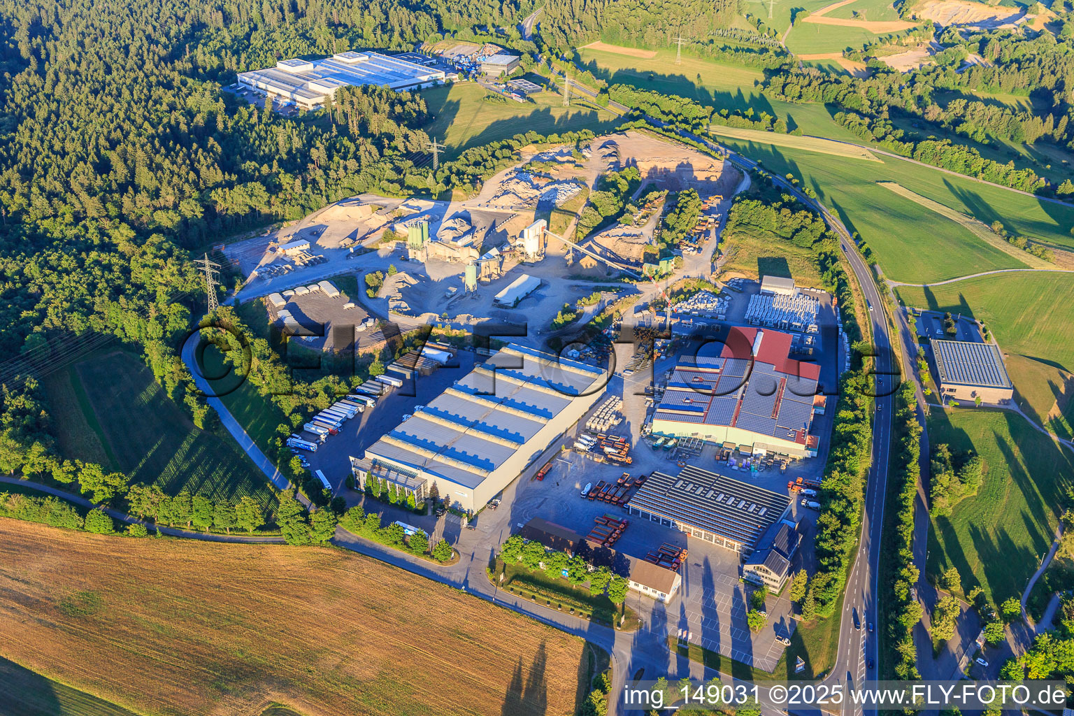 Steinbruch Dornstetten der Kaltenbach Gebr. GmbH & Co. und Spedition Fahrner GmbH KG im Bundesland Baden-Württemberg, Deutschland