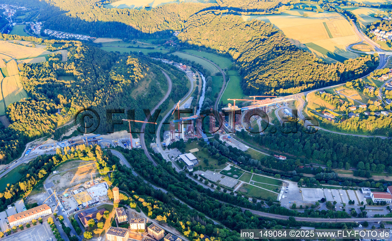 Schrägluftbild von Baustelle der Neckartalhochbrücke Horb am Neckar zur Überquerung des Neckars für die B32 / B28 im Ortsteil Nordstetten im Bundesland Baden-Württemberg, Deutschland