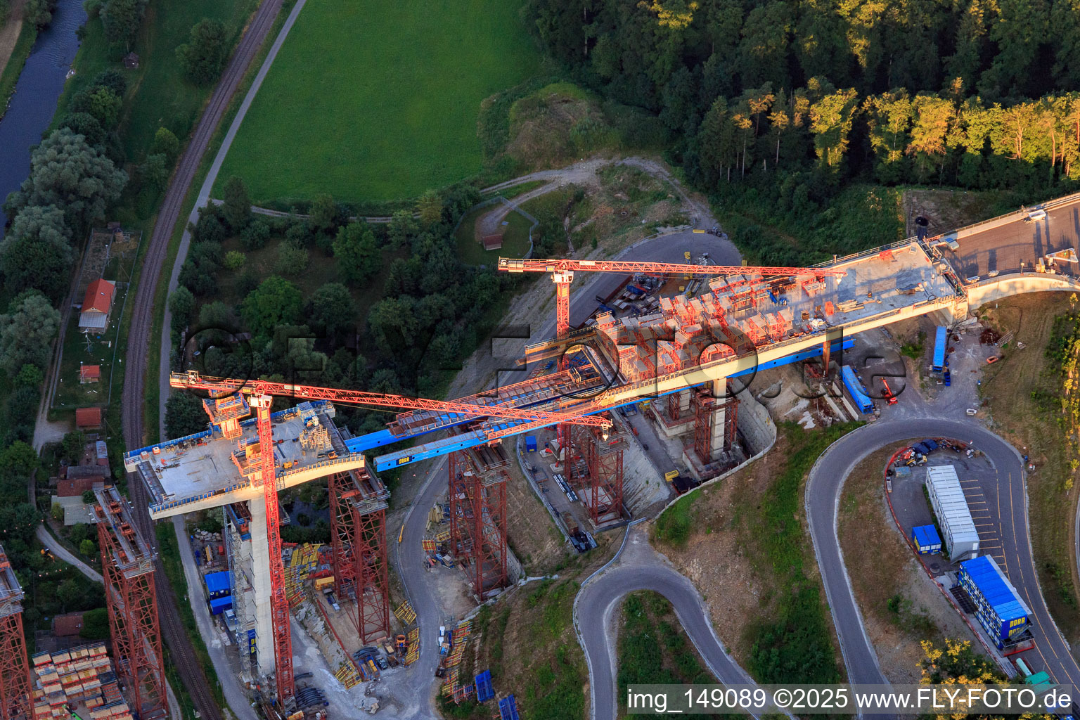 Baustelle der Neckartalhochbrücke Horb am Neckar zur Überquerung des Neckars für die B32 / B28 im Ortsteil Nordstetten im Bundesland Baden-Württemberg, Deutschland von oben gesehen