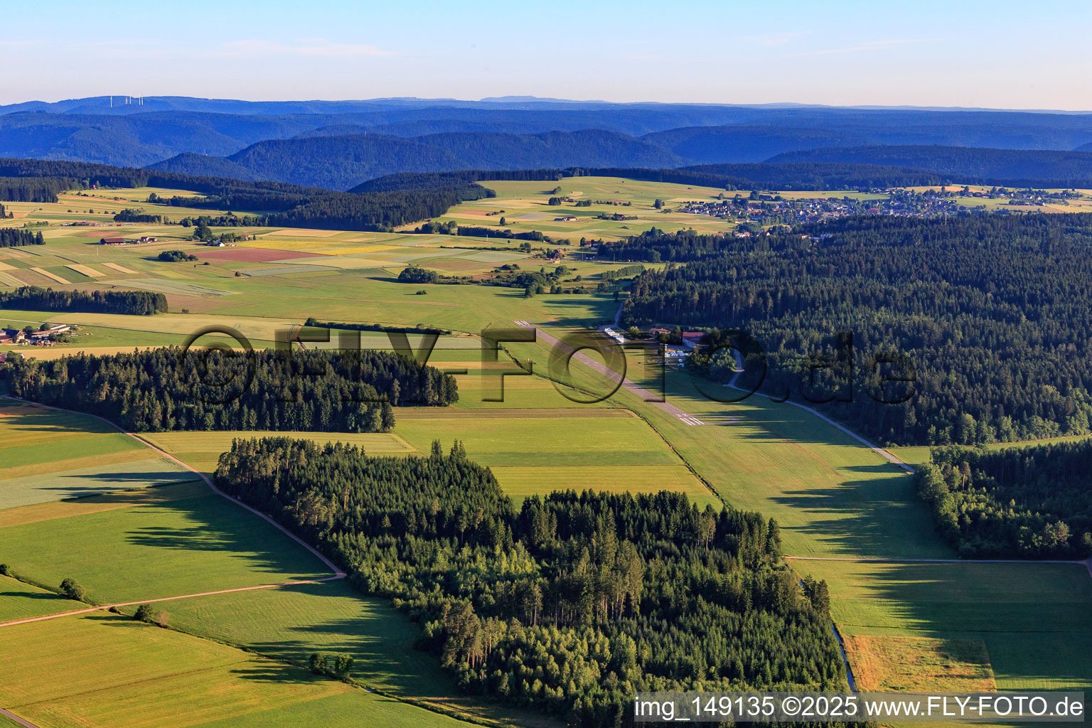 Flugplatz Winzeln - EDTW in Fluorn-Winzeln im Bundesland Baden-Württemberg, Deutschland