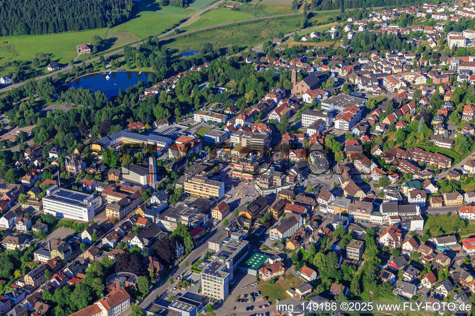Luftbild von Stadtzentrum im Ortsteil Saint Georgen im Schwarzwald in St. Georgen im Schwarzwald im Bundesland Baden-Württemberg, Deutschland