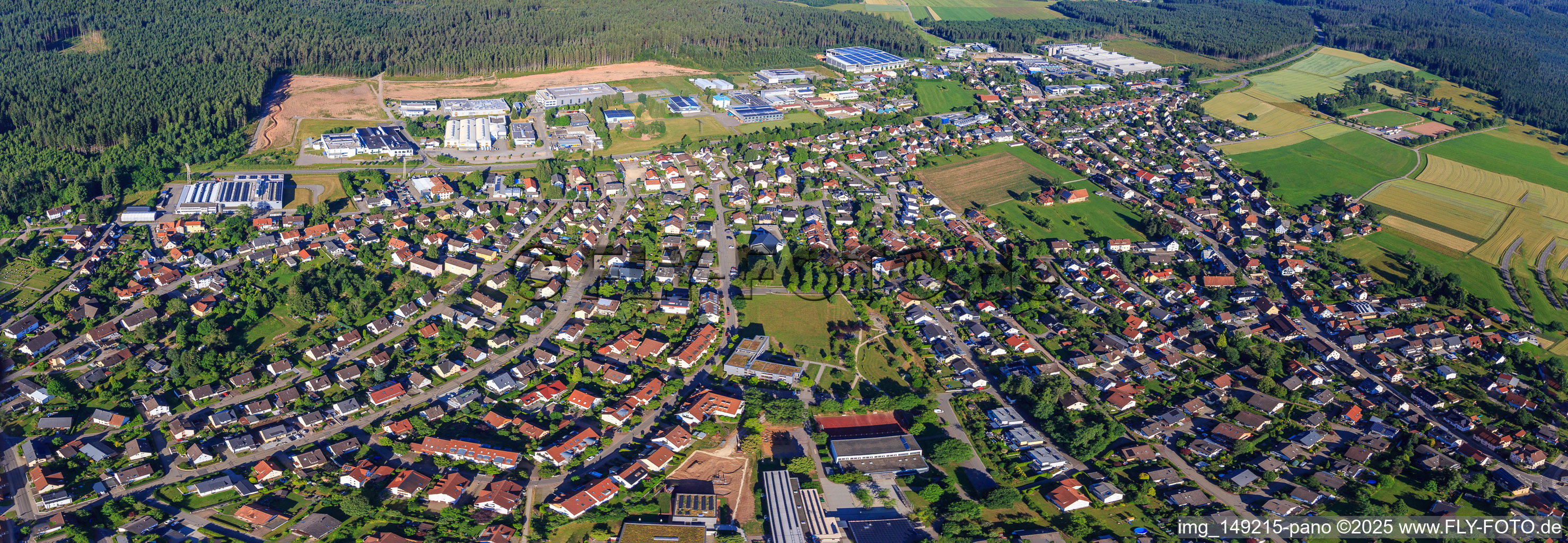 Ortsansicht aus Osten in Mönchweiler im Bundesland Baden-Württemberg, Deutschland