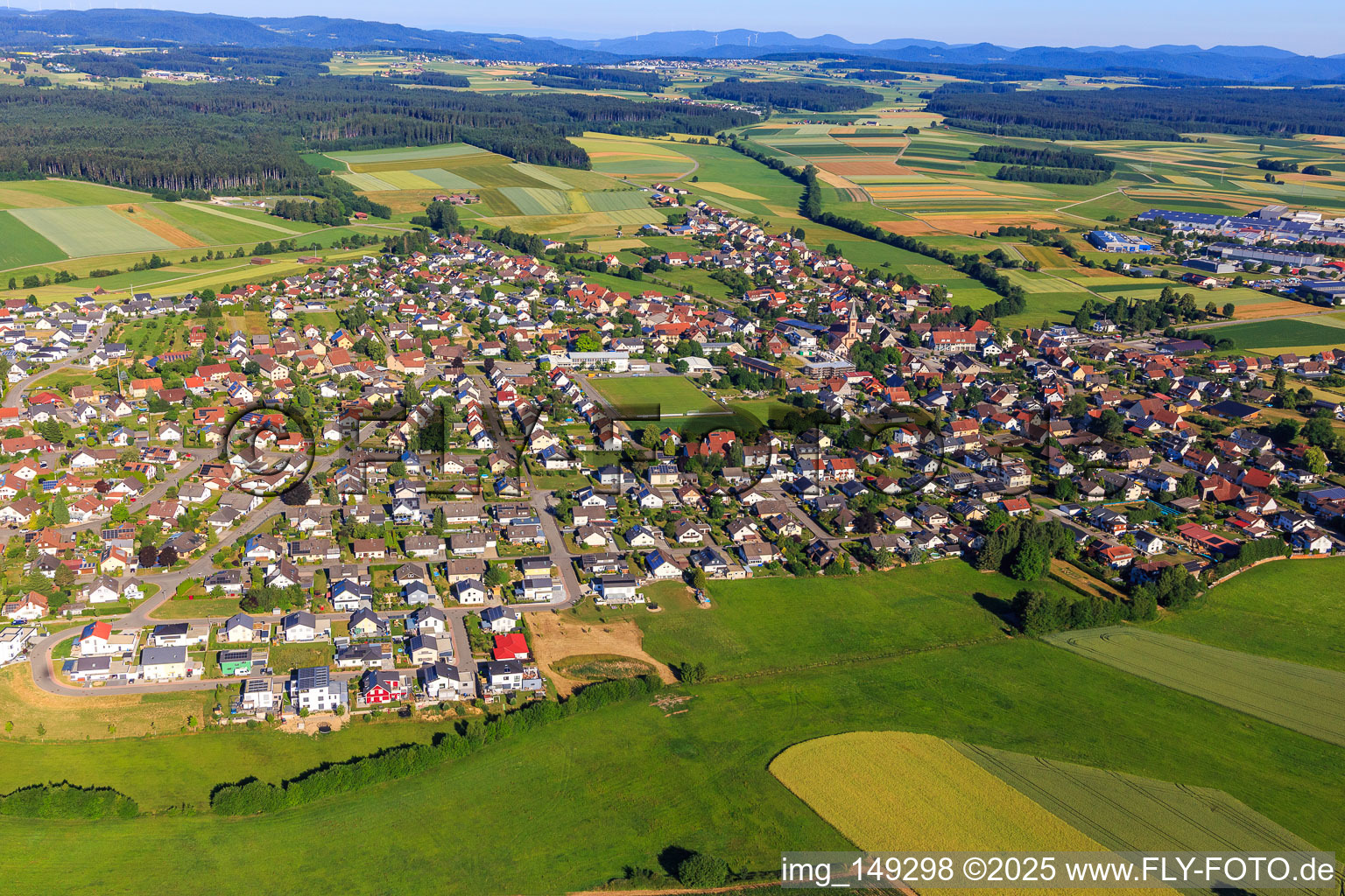 Ortsansicht aus Osten im Ortsteil Seedorf in Dunningen im Bundesland Baden-Württemberg, Deutschland