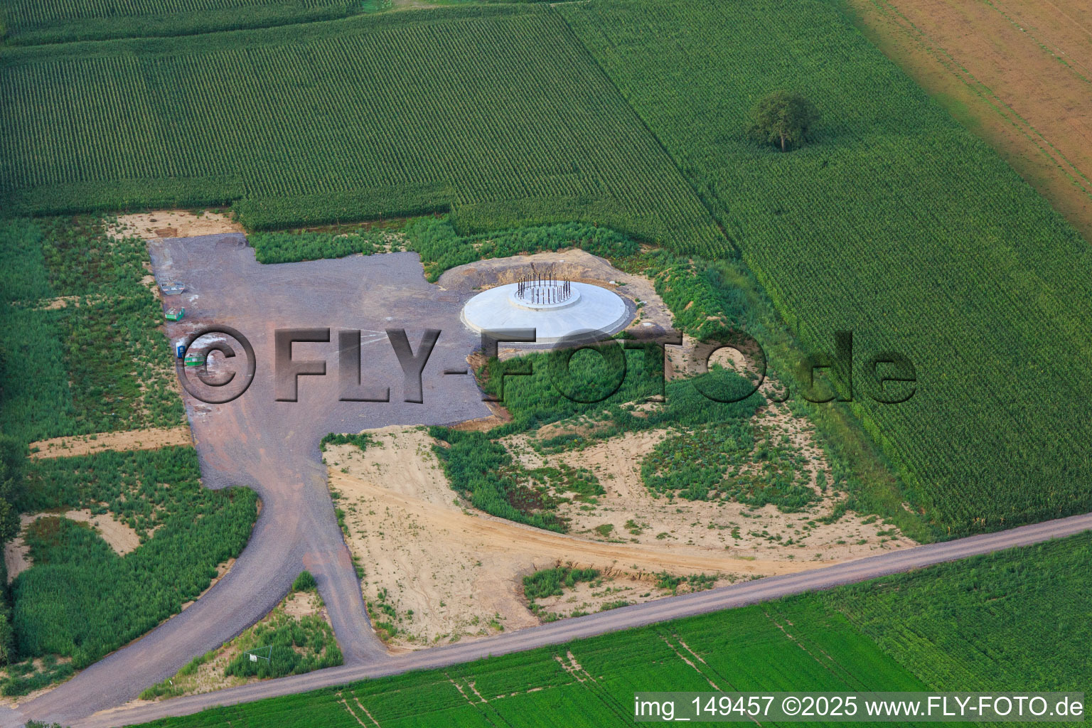Fundament für neues Windrad zum Repowering des Windparks Minfeld im Bundesland Rheinland-Pfalz, Deutschland