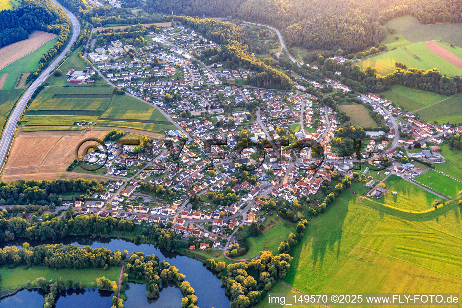 Schwemlingen von Osten in Merzig im Bundesland Saarland, Deutschland