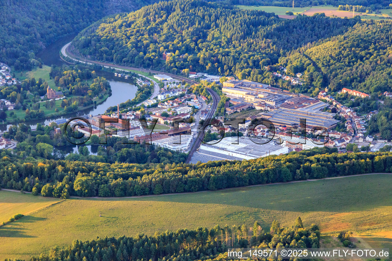 Museum Villeroy & Boch Welt, Villeroy & Boch Outlet Mettlach und Villeroy & Boch AG Sanitärfabrik im Bundesland Saarland, Deutschland