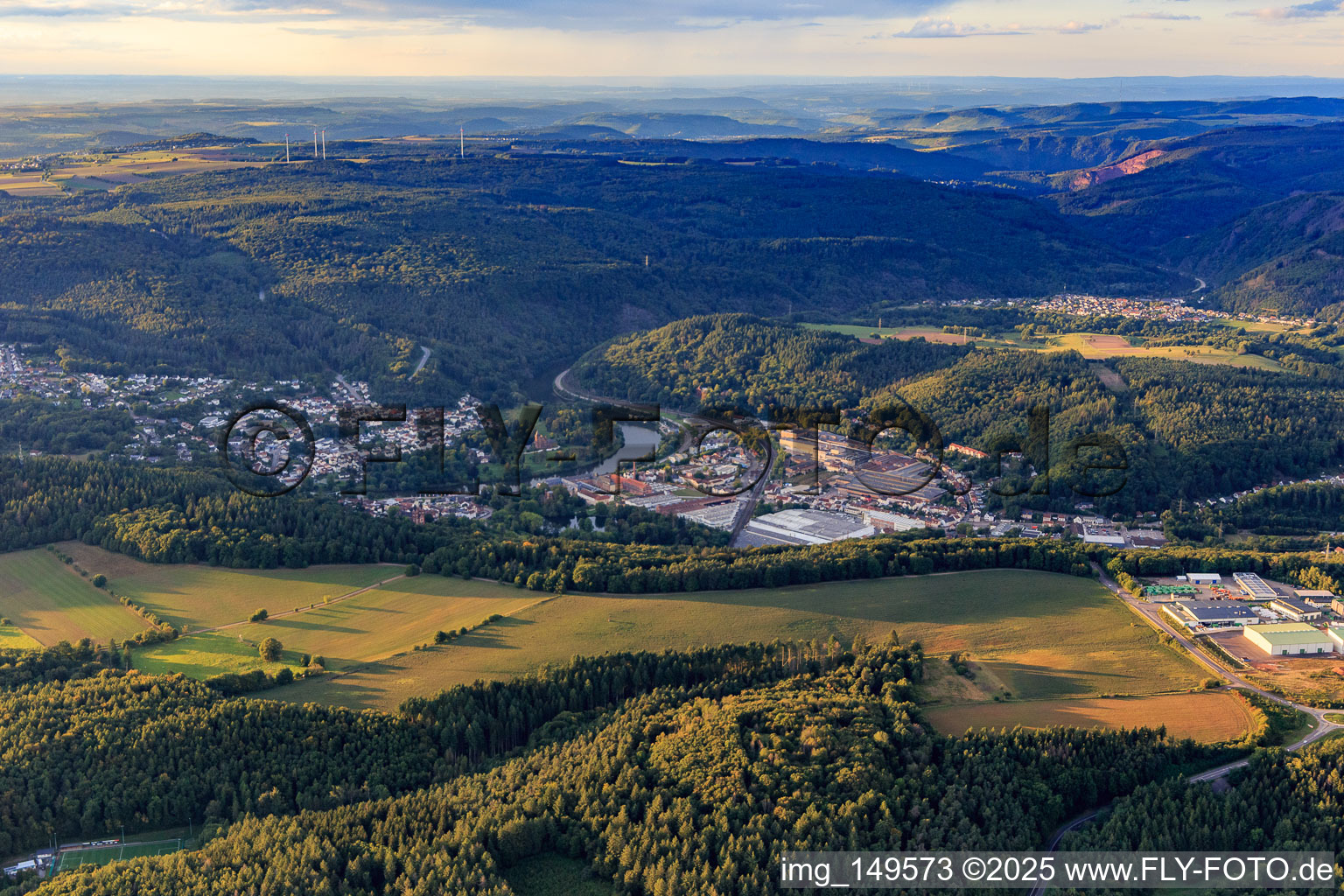Ortsansicht an der Saar aus Süden in Mettlach im Bundesland Saarland, Deutschland