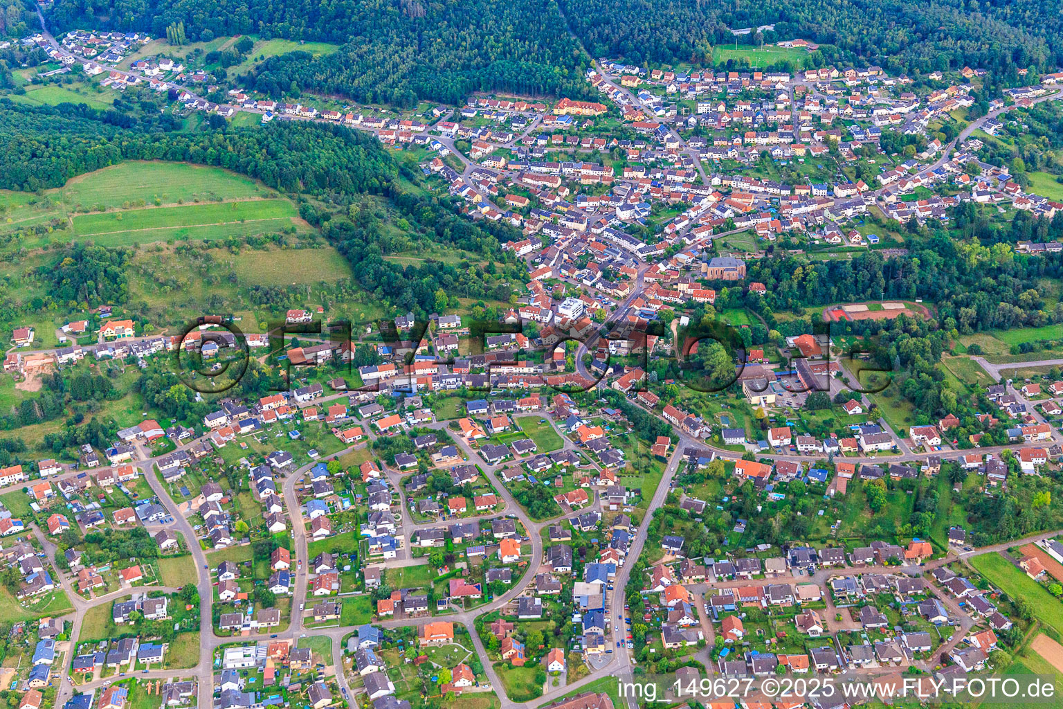 Düppenweiler von Nordwesten in Beckingen im Bundesland Saarland, Deutschland